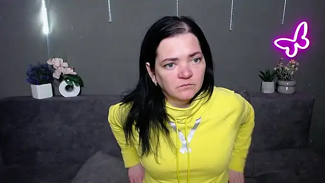 LauraFinn's Live XXX Chat