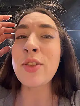 Holly_Play live XXX chat