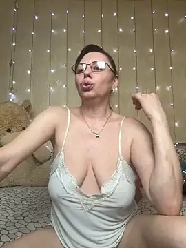 Amberhotqueenのウェブカメラショー