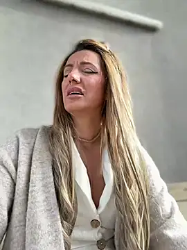 Živý XXX chat adya-aly