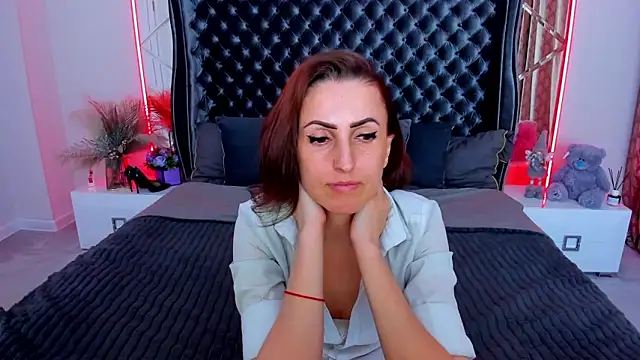 Show modela Rebecca_Diamond na web-kameri