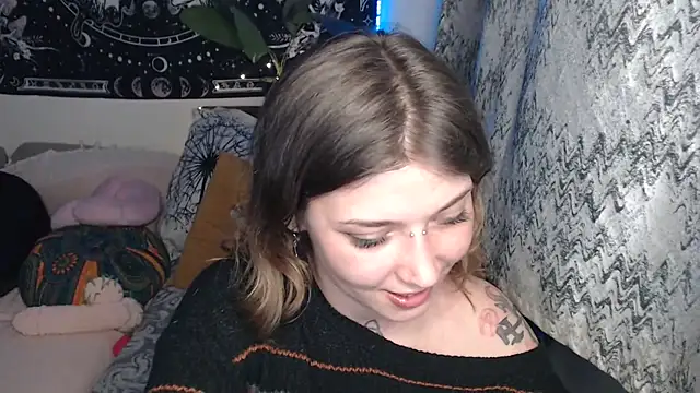 AlienforTwenty Live XXX-Chat