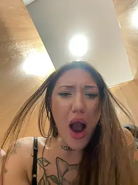 Онлайн чат XXX SaintSquirt