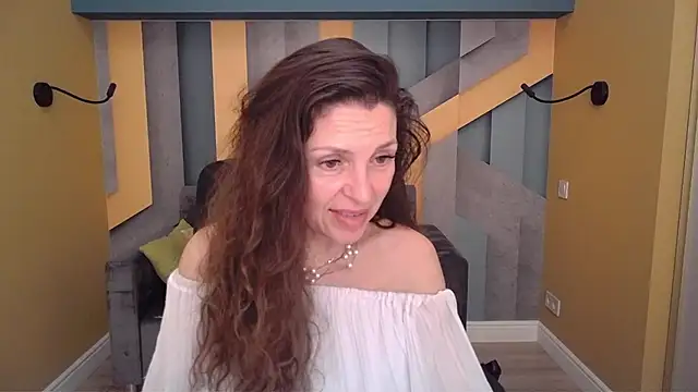 EllaLongのライブXXXチャット