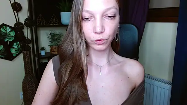 دردشة EmillyPlay الجنسية المباشرة