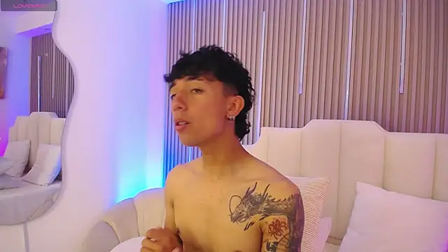 Aiden_Rivers_ Live XXX-chat