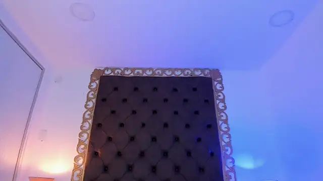 ValeriaCardenas_ – Live XXX-chat