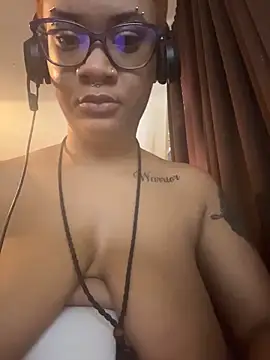 Živý XXX chat nickytheehawtie