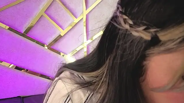 Dahiana_Dmour_'s Live XXX Chat