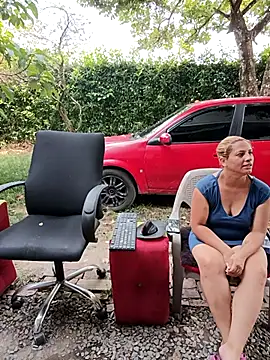 Show modela hotandfierylatinos2023 na web-kameri