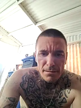 DaddyDifferent: διαδικτυακό σόου στην κάμερα