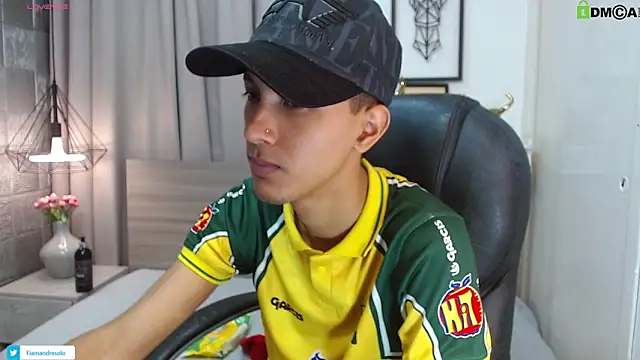 HarolddXL 即時 XXX 聊天