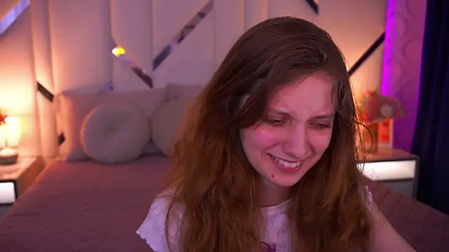 CuteeFoxyのライブXXXチャット