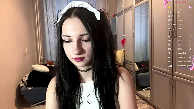 UrBabeLuna's Live XXX Chat