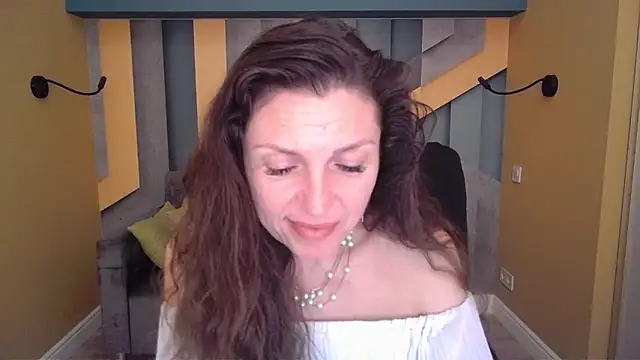 EllaLongのライブXXXチャット