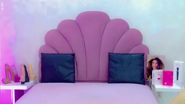 briana_sex32 webkamerás műsora