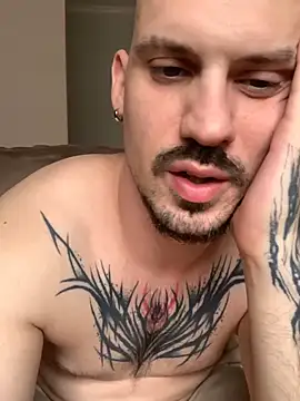 AssHunter4k: вебкам-шоу