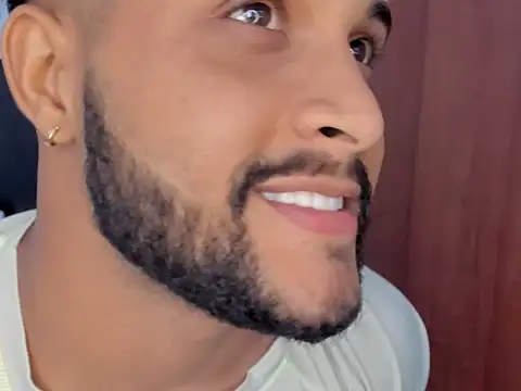 Pier_Simons Chat XXX in diretta