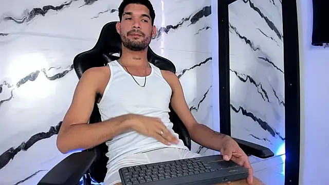 CarlosHotVibes Chat XXX in diretta