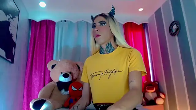 Pertunjukan Kamera Web Julia_Bulette1