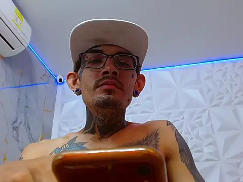 Boy_tatto77 Chat XXX in diretta