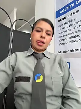 Ariana-07n Webbikameraesitys