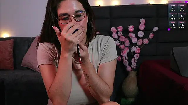 kathieandpovcock1 Live XXX-Chat