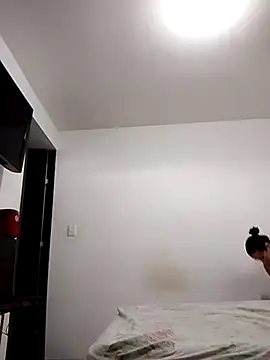 Chat XXX en directo de nicolle_milf1978