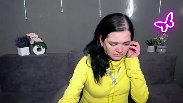 LauraFinn   – Live XXX-chat