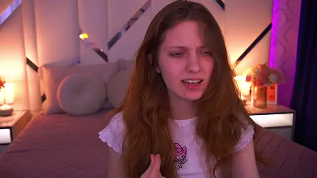 CuteeFoxy élő XXX-chatje