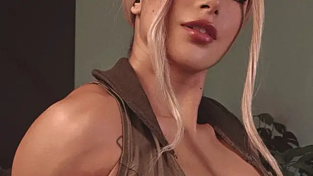 LucyAllenX live XXX chat