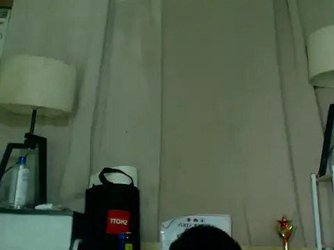 GoldenCumTYRA webcam show