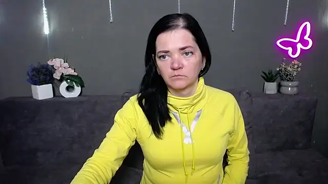 LauraFinn: онлайн-секс-чат