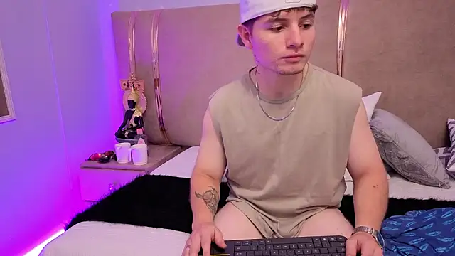 Leoo_Miller Chat XXX in diretta