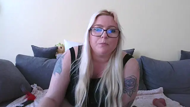 دردشة SweetButterflyKiss الجنسية المباشرة