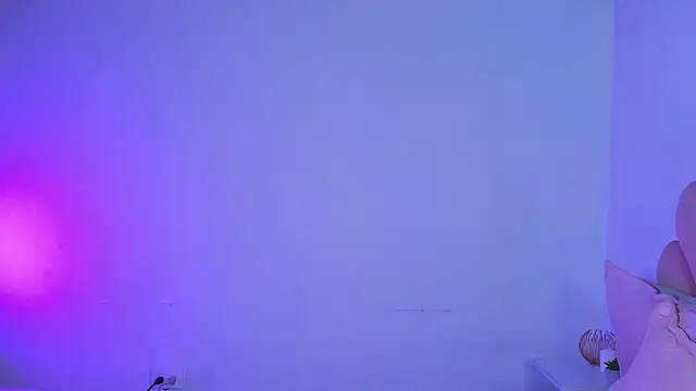 Chatroom XXX en direct de MiaColucci18