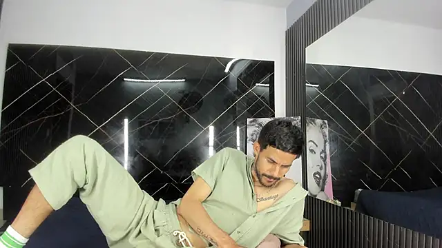 Show de Leo_Vesper na webcam