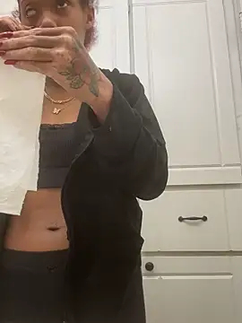 Tamiii420: онлайн-секс-чат