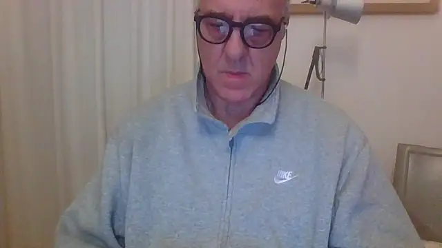 ANONIMO7735's Live XXX Chat