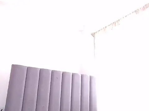 saara_johnson496のウェブカメラショー