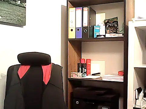 mastercharisma35 Adlı Modelin Canlı XXX Sohbeti