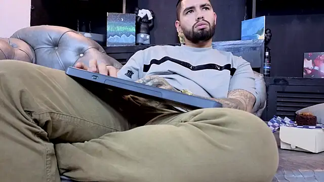 XXX chat uživo modela matteosantos