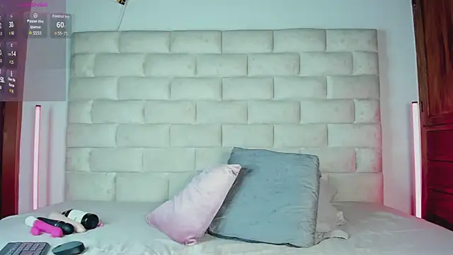 Czat XXX na żywo – HollyGrey_