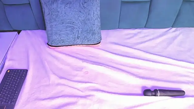 reze_chaw's Live XXX Chat