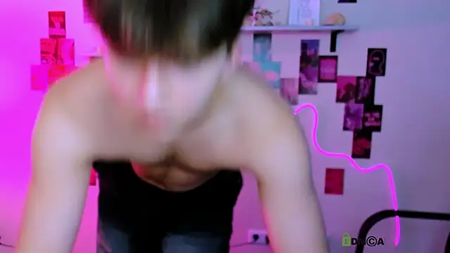 travis_wolf_ Live XXX Chat