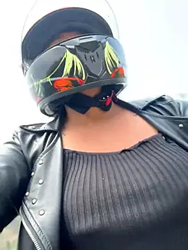 -Mia1 Pertunjukan Webcam