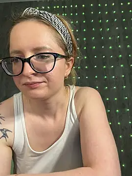 coy_girl_'s Live XXX Chat