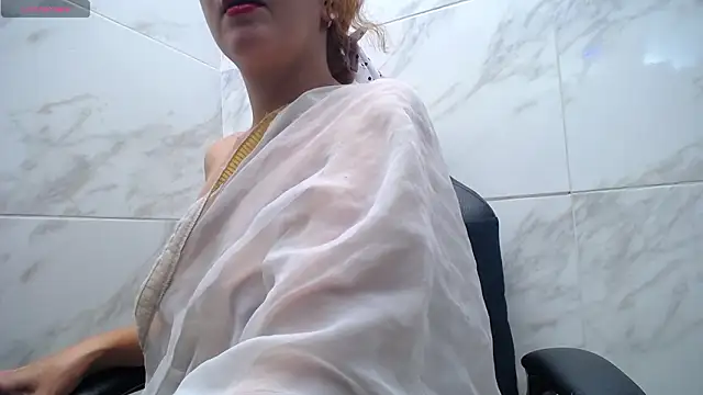 kyra_jeet Show in webcam