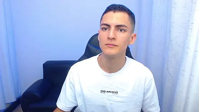 Matiius18 Webcam show