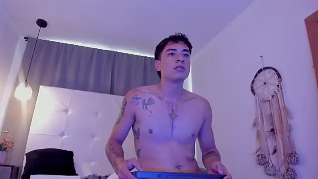 Chat XXX en directo de Thiago_2003_